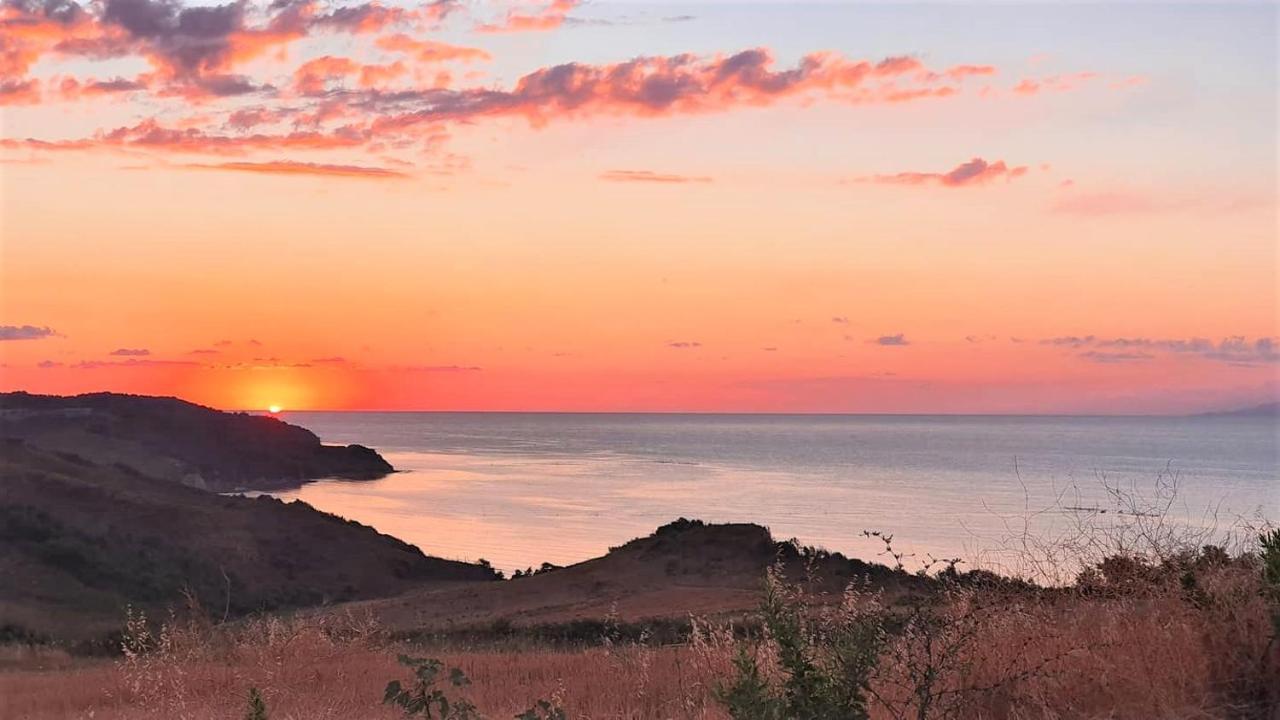 Duplex Seaview Condo Dıraç Dış mekan fotoğraf